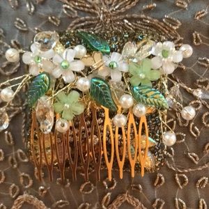 🦋10= Butterfly Collection hair combs (40% off)